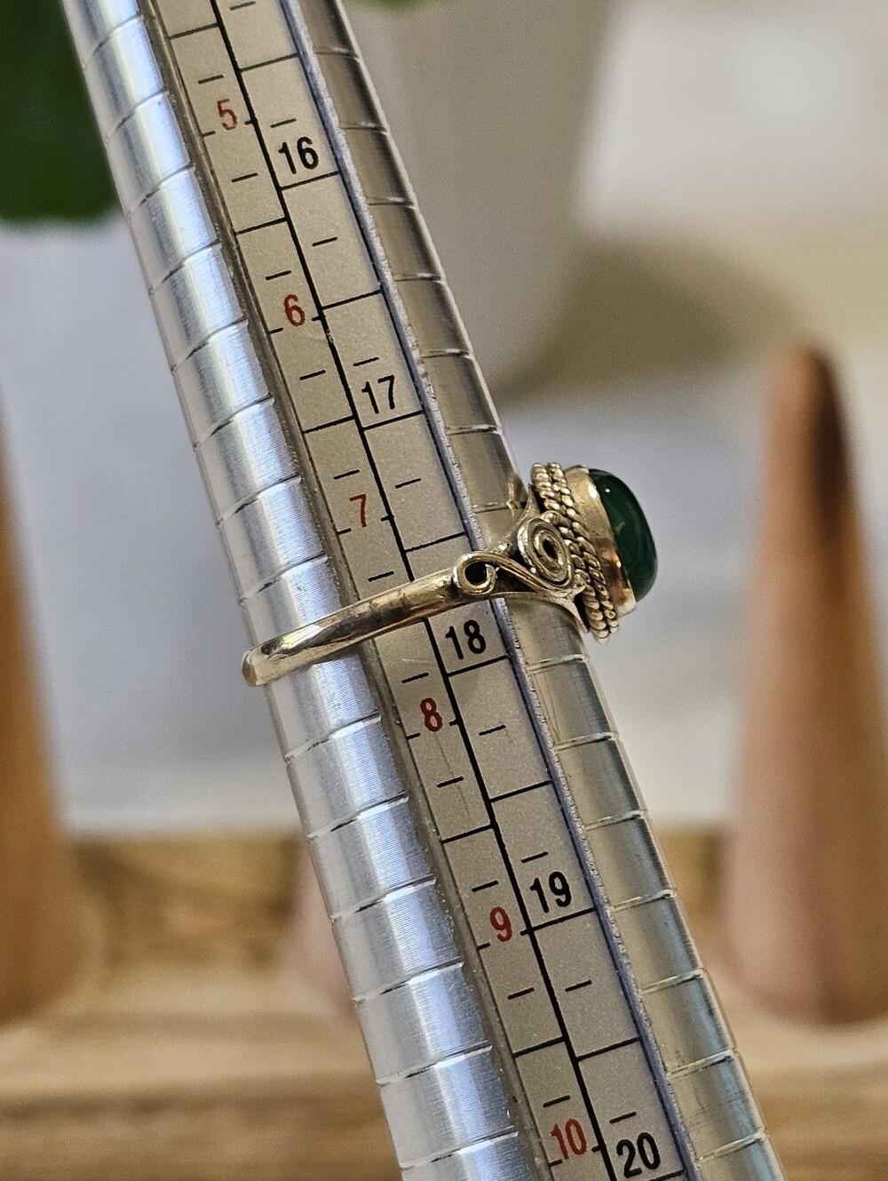 Sterling Silver .925 Green Onyx Scroll Ring Size 7 1/2 - Picture 3 of 7